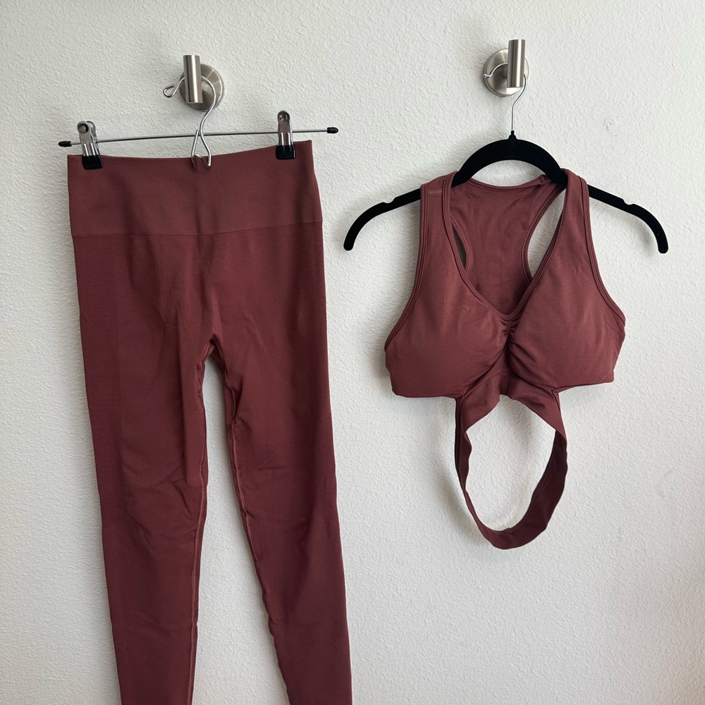 Alphalete Burgundy Cutout Sports Bra & High-Waist Leggings Set